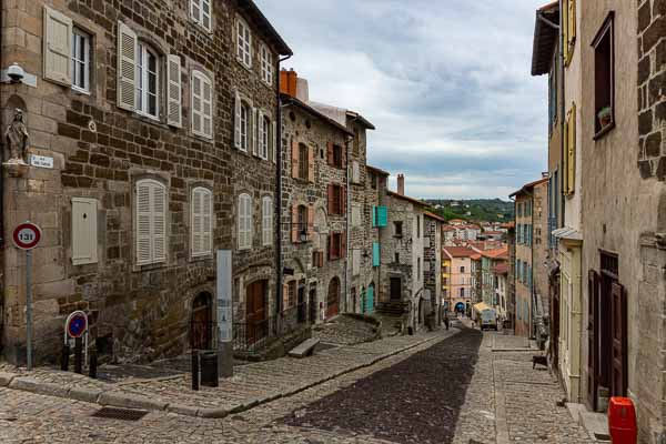 Le Puy-en-Velay : rue des Tables