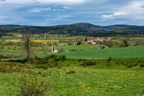 Vue vers Concoules et les hauteurs de l'Ardèche