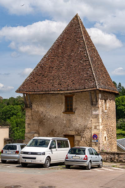 Avallon : tour de l'Escharguet