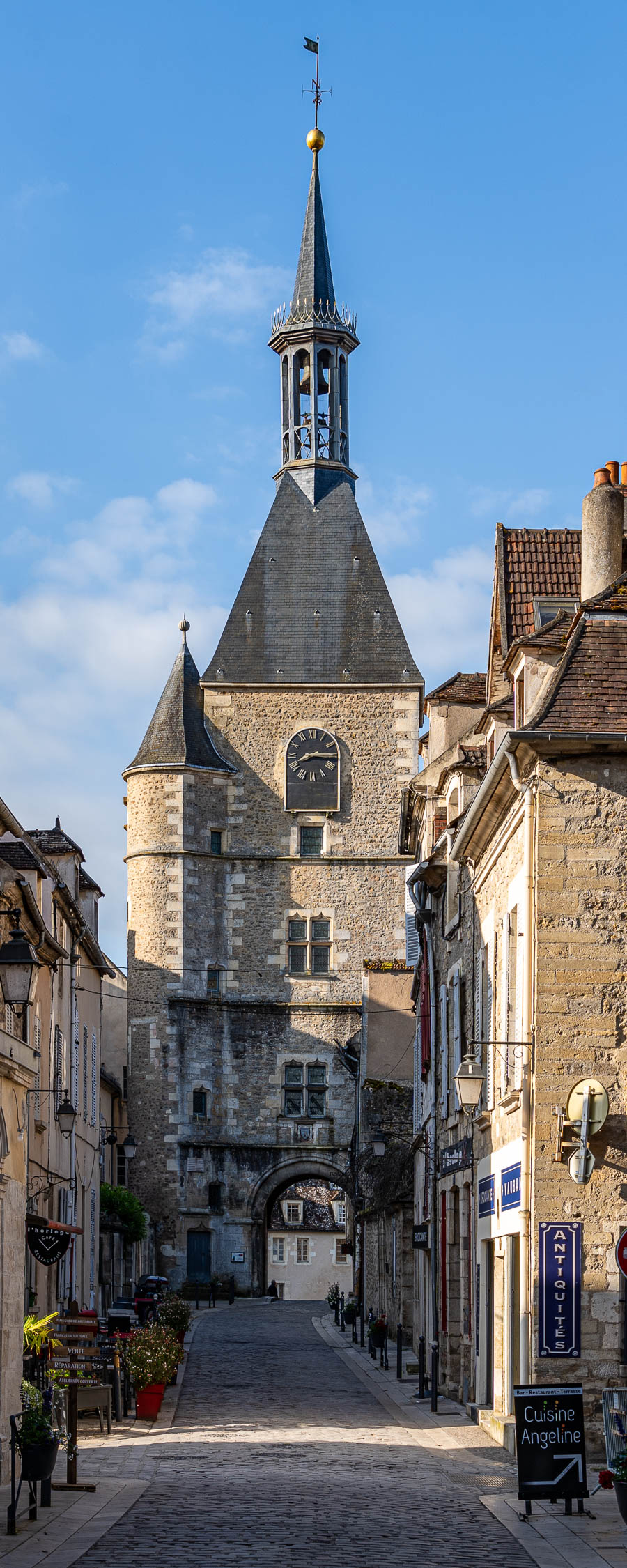 Avallon : tour de l'Horloge (XVe)