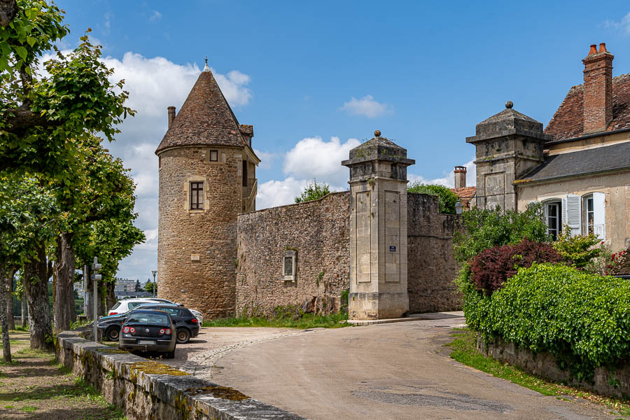 Avallon : tour Gaujard et Petite Porte