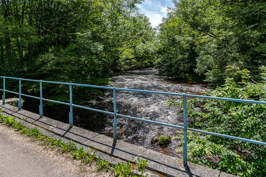 Les Îles Ménéfrier : pont sur la Cure