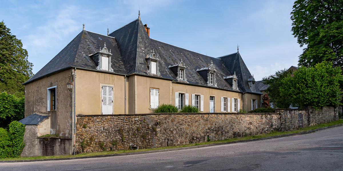Ouroux-en-Morvan : manoir du XVIIe, hôpital du maquis Bernard