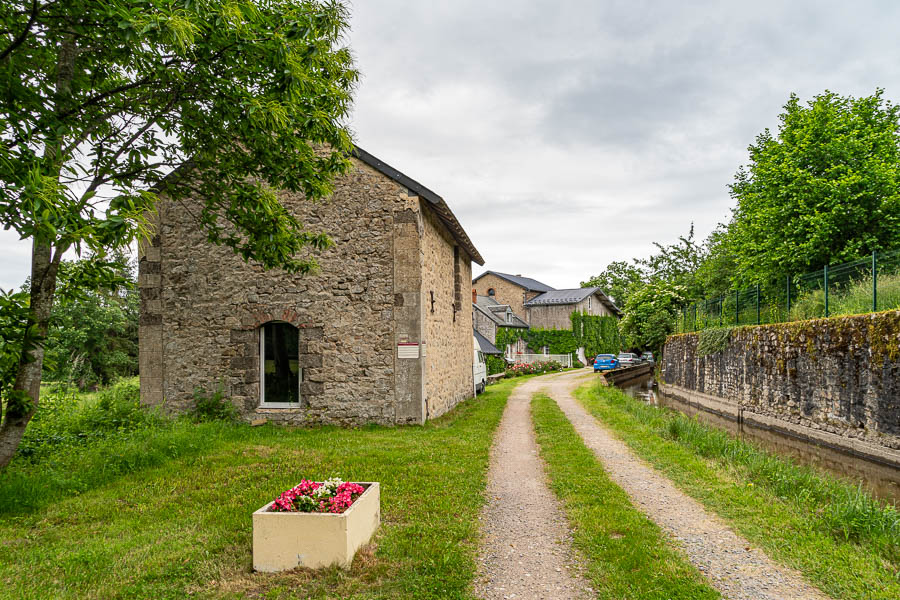 Saint-Léger-sous-Beuvray : moulin de la Bouthière