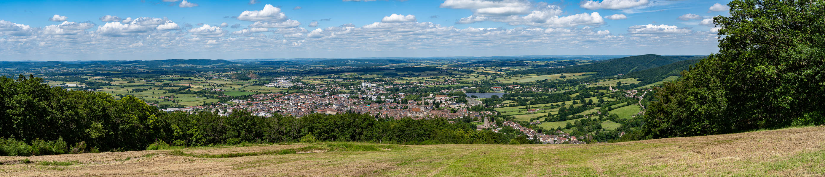Autun, croix de la Libération : vue vers la ville