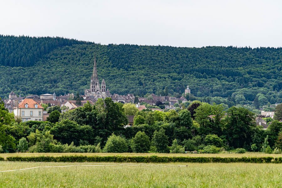 Autun, temple de Janus : vue vers la cathédrale