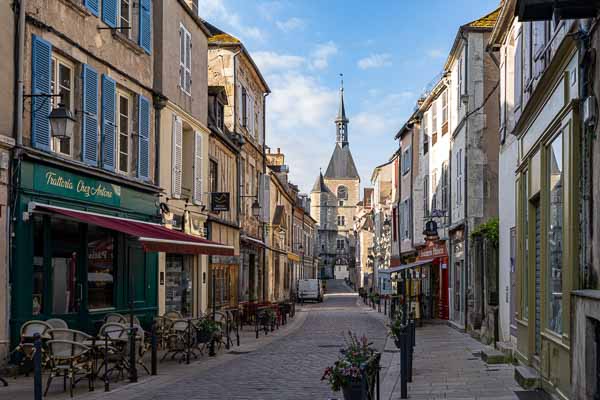 Avallon : Grand-Rue et tour de l'Horloge