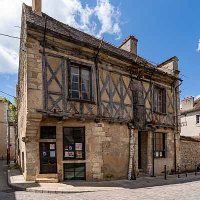Avallon : maison ancienne