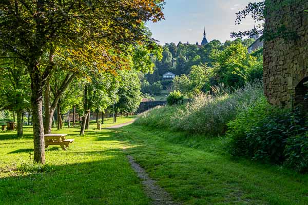 Avallon : berges du Cousin