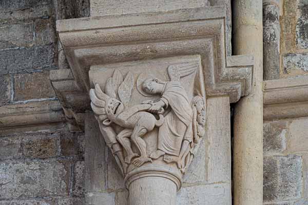 Basilique de Vézelay, nef : chapiteau