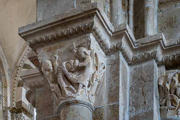 Basilique de Vézelay, nef : chapiteau