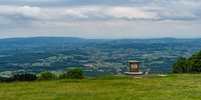 Mont Beuvray : table d'orientation