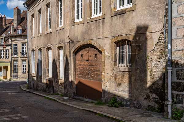 Autun : petite rue Chauchien