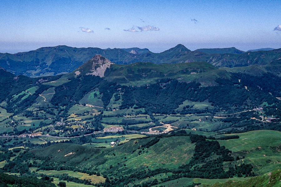 Puy Griou et puy Mary depuis le Plomb du Cantal, 1855 m