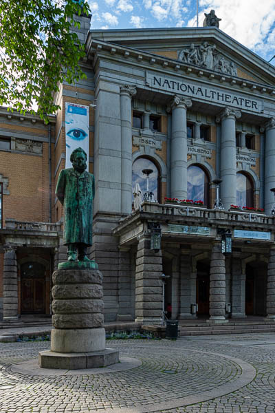 Oslo : théâtre National et Ibsen