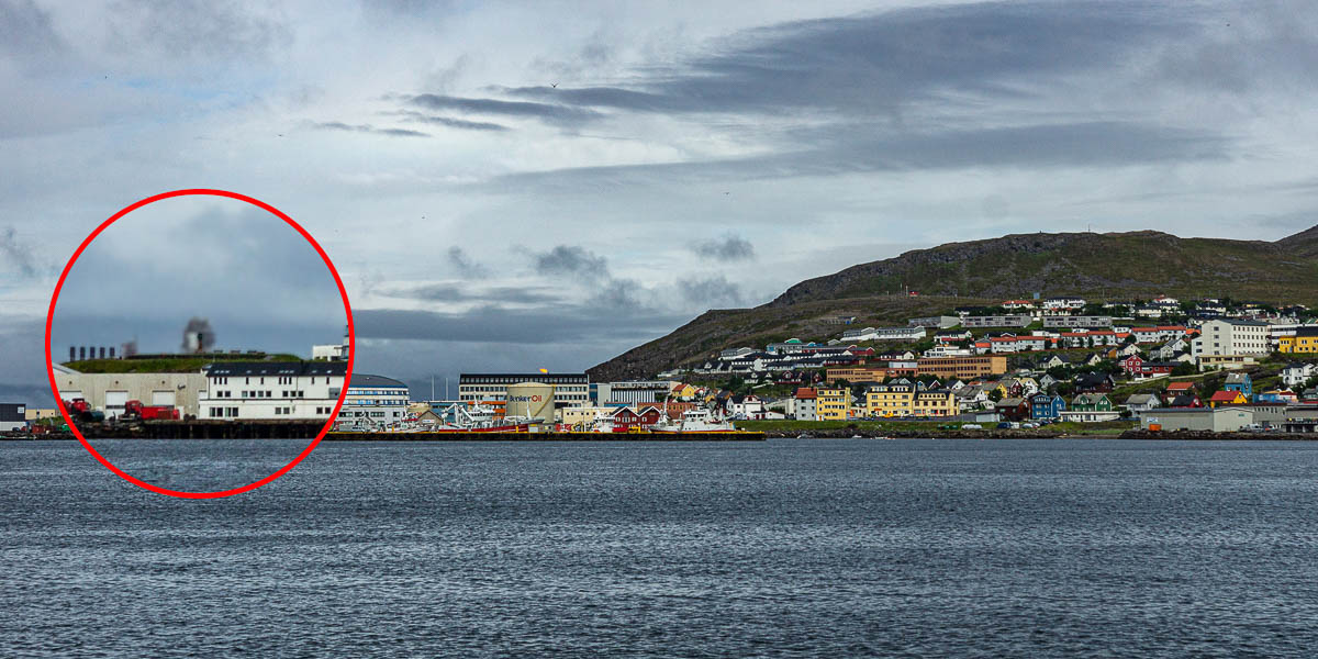 Hammerfest : port, borne géodésique de Struve