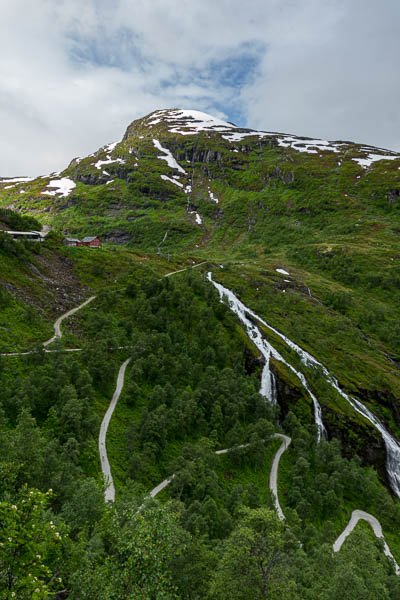 Lacets et cascade de Myrdal