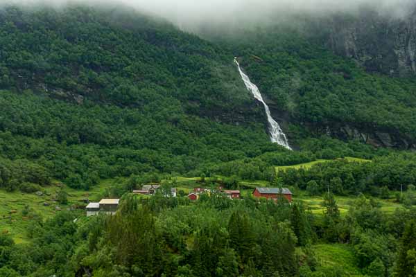 Tunshelle et cascade