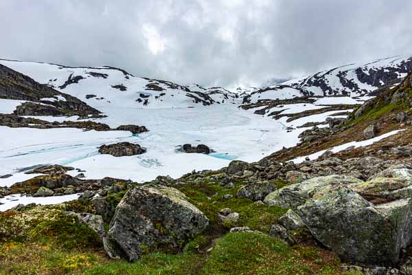 Lac gelé près de Kaldavasshytta