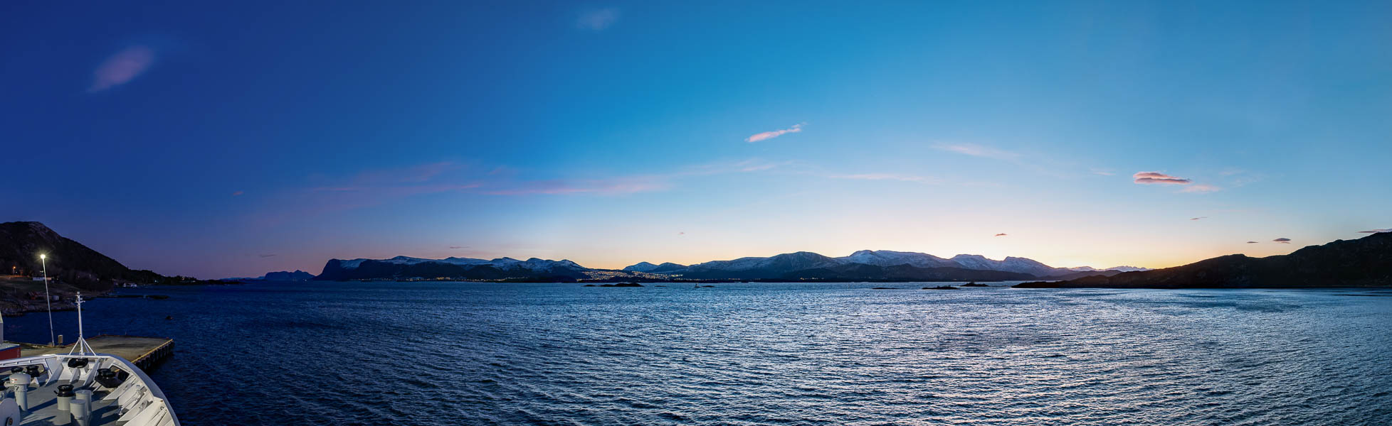 Côte entre Leinøya et Hareidlandet