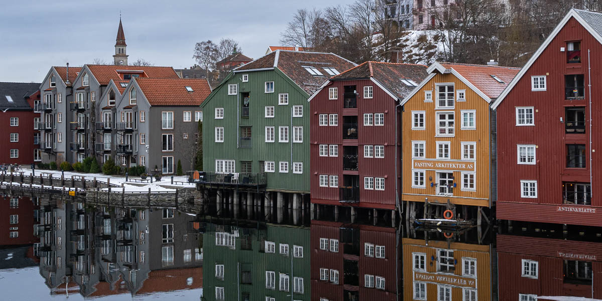 Trondheim : entrepôts sur la Nidelva