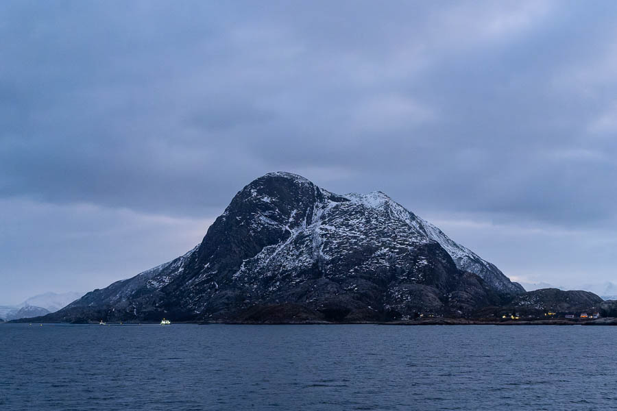 Åmøya : Harfjelltinden, 488 m