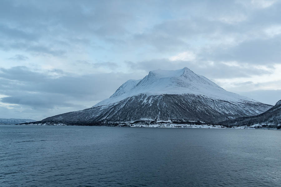 Straumsfjorden, Bentsjordtinden, 1169 m