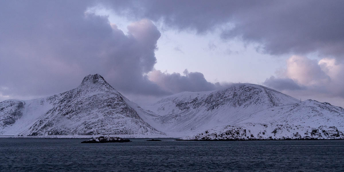Havøysund : Sukkertoppen, 384 m