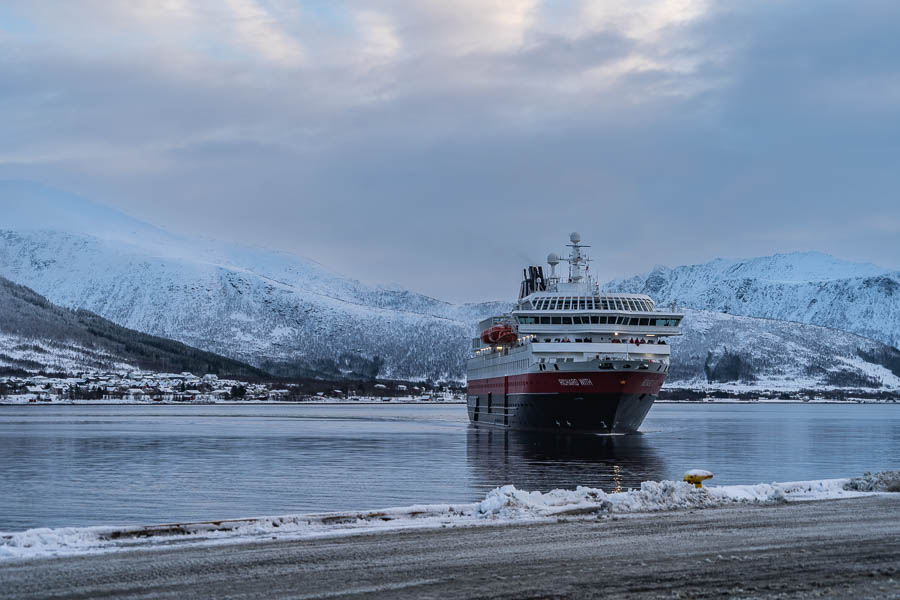 Le Richard Wiith arrive à Sortland