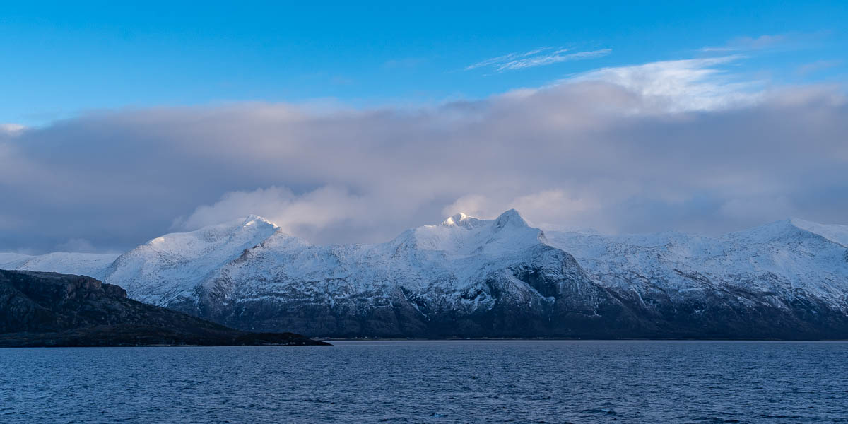 Entre Ylvingen et Hamnøya : Høyholmtindan, 1015 m