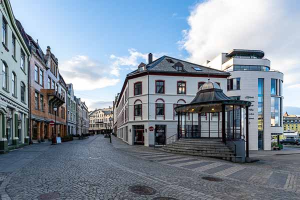 Ålesund : immeubles Jugendstil, kiosque