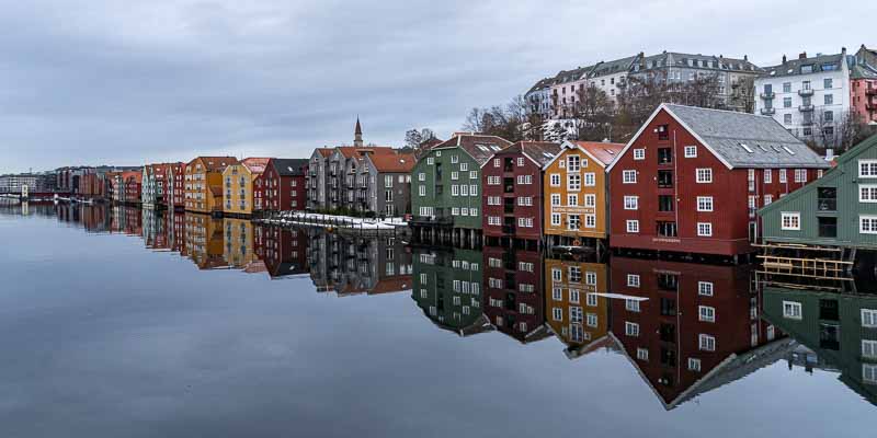 Trondheim : entrepôts sur la Nidelva