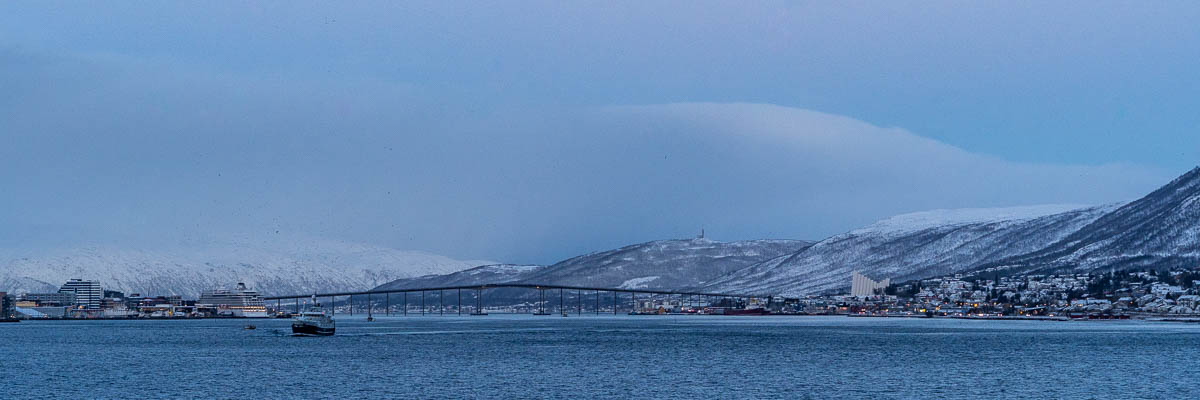 Tromsø : port, pont et cathédrale Arctique
