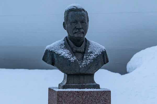 Stokmarknes : musée Hurtigruten, buste de Richard With