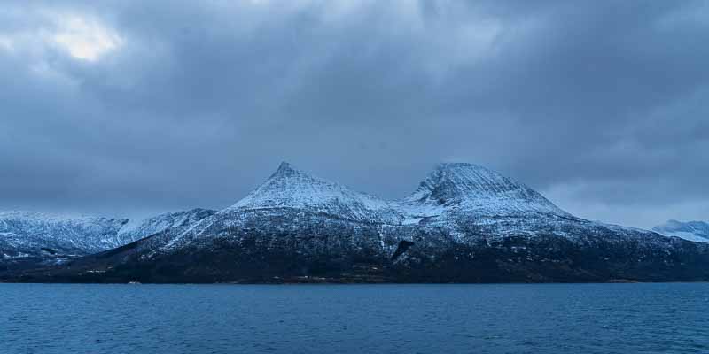 Aldra :  Ørnestinden, 839 m, et Hjarttinden, 967 m