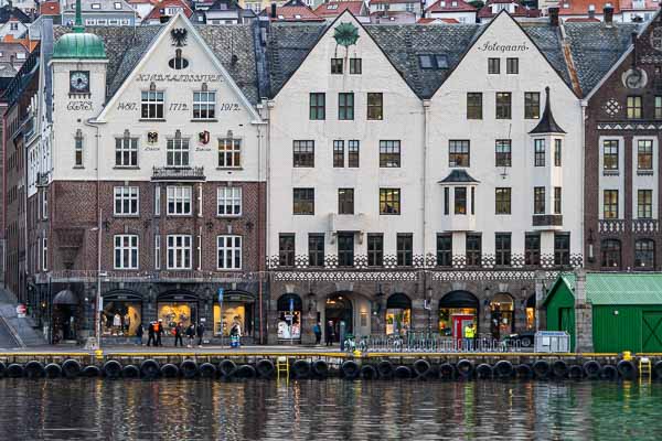 Bergen : entrepôts hanséatiques de Bryggen