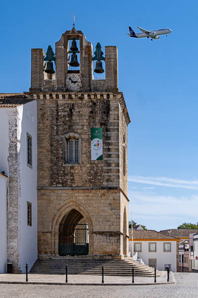 Faro, vieille ville : cathédrale, pour aller au ciel