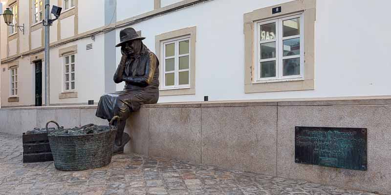 Loulé : sculpture du centenaire du marché