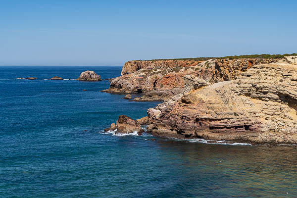 Costa Vicentina : falaises de Carrapateira, cabanes de pêcheurs