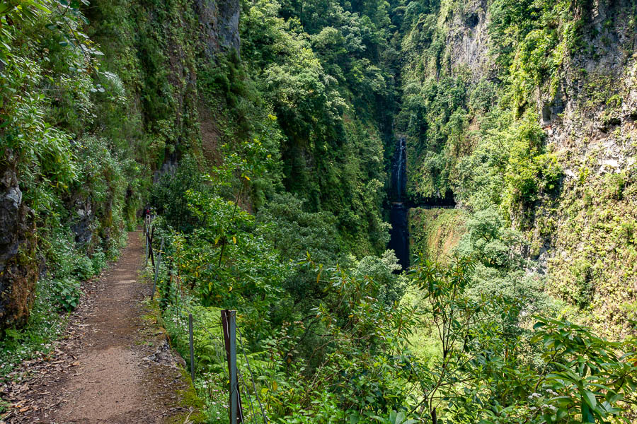 Levada de Ribeira da Janela : cascade