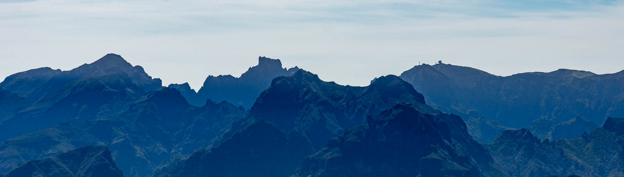 Pico Ruivo do Paúl da Serra : vue est, pico Ruivo, pico das Torres et pico do Arieiro