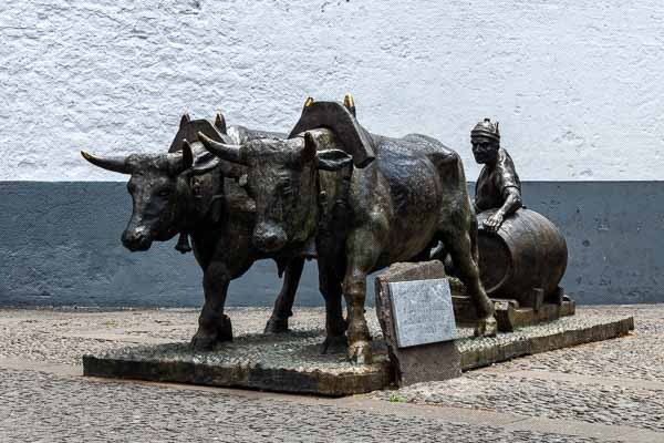 Funchal : sculpture, transport du vin