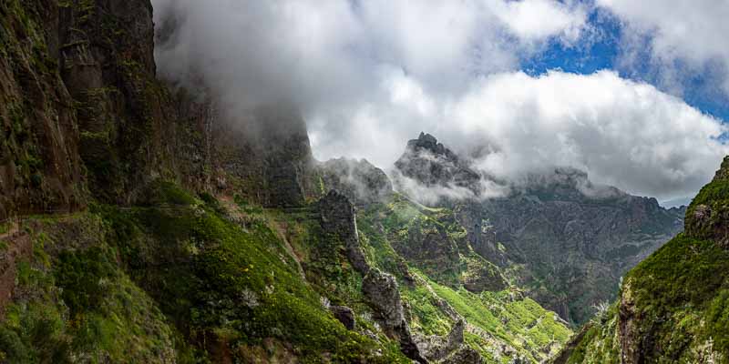 Sentier entre  pico das Torres et pico do Arieiro