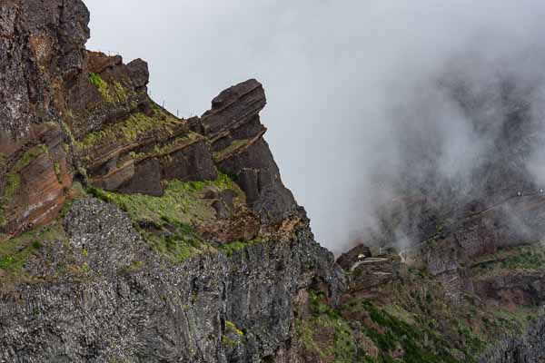 Sentier entre pico das Torres et pico do Arieiro, Pedra Rija