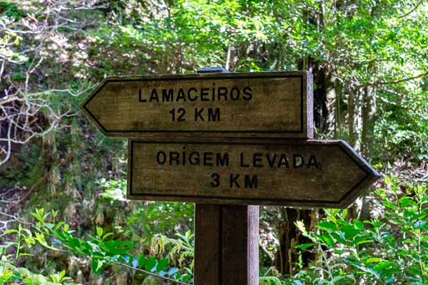 Pancartes de la levada de Ribeira da Janela