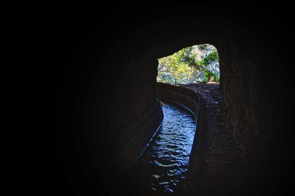 Levada de Ribeira da Janela : tunnel