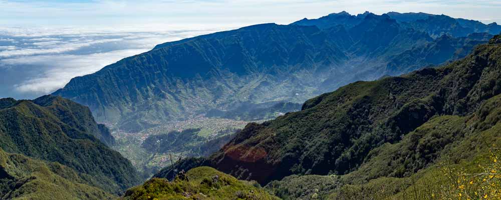 Pico Ruivo do Paúl da Serra : vue est, vallée de São Vicente