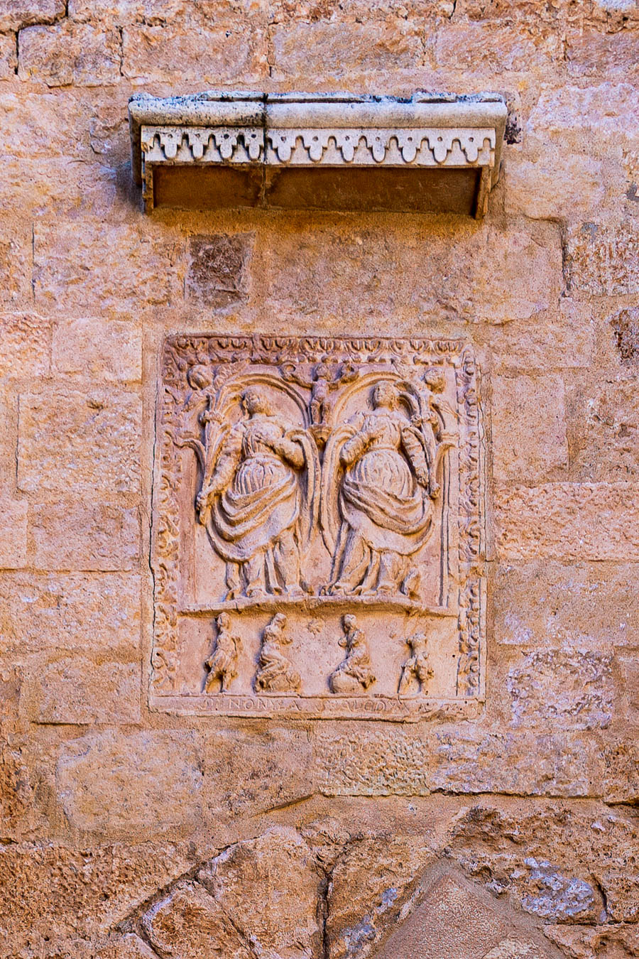 Alquézar, collégiale : porte latérale, Nunilo et Alodia
