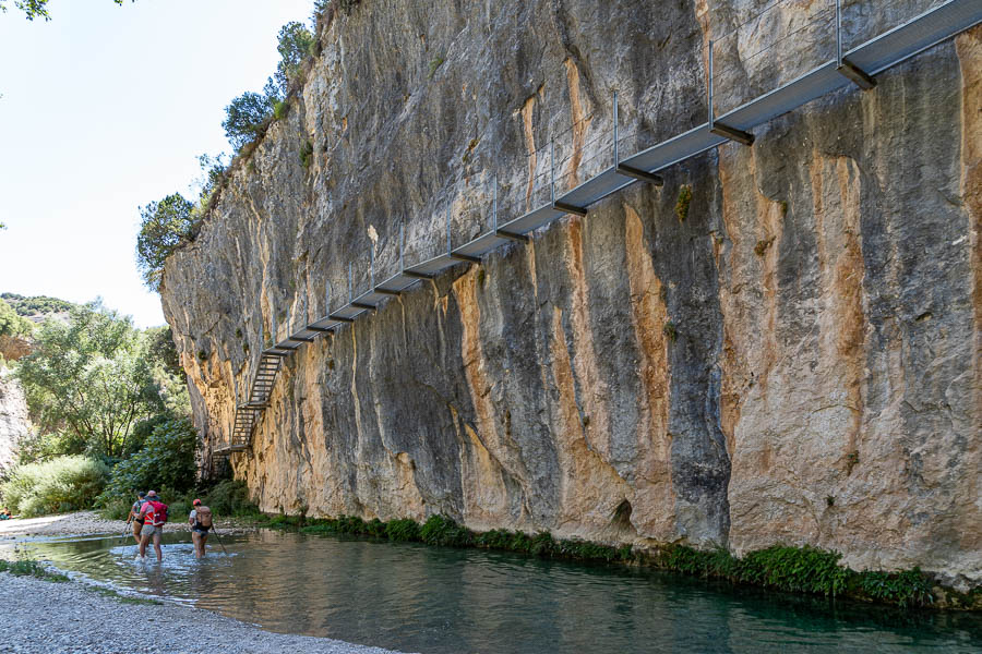 Alquézar : gorges du rio Vero, passerelle