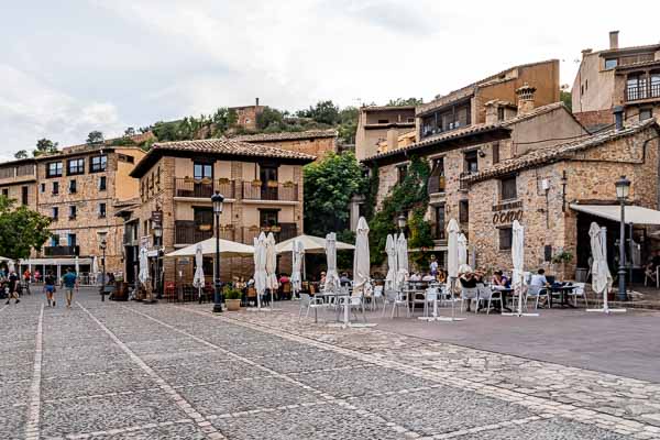 Alquézar, calle Arrabal : restaurants